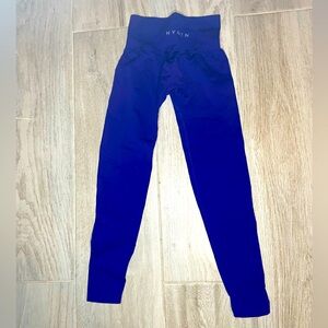 NVGT seamless leggings size xs deep purple color EUC